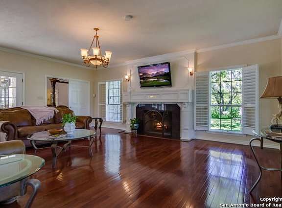 5th image of 104 Dresden Wood Dr