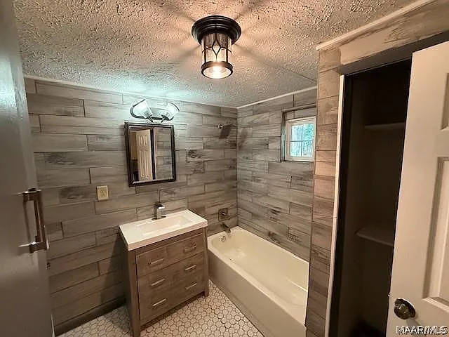 3329 Texas St — Photo 11