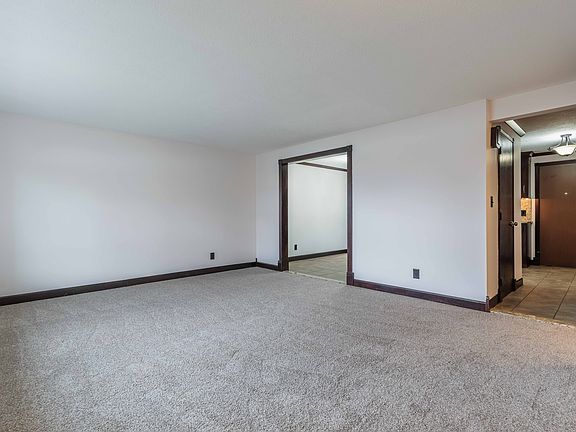 3rd image of 4599 Cox Dr #B