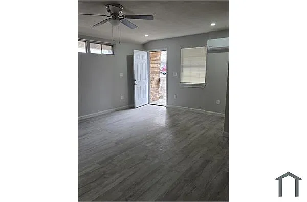 Building Photo - 311 E Hart Ave #1
