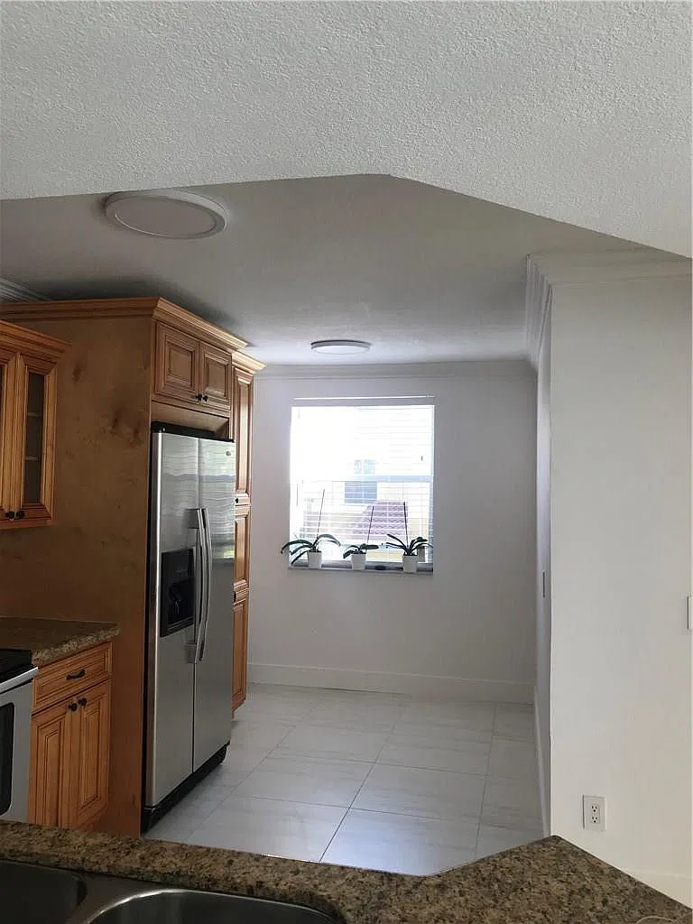 3 bed, 2.0 bath, 1166 sqft, $2,500 — Photo 4