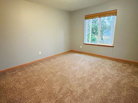 5th image of 564 NW Oxford Pl