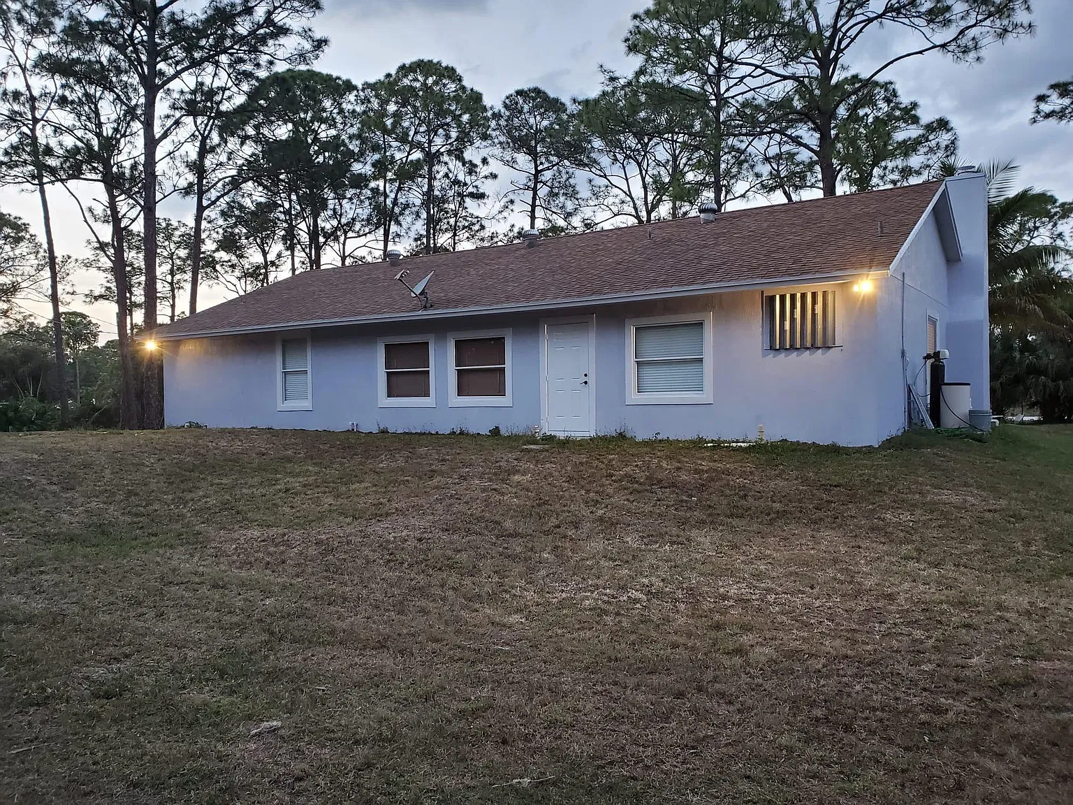 5 bed, 2.5 bath, 1791 sqft, $3,200 — Photo 3