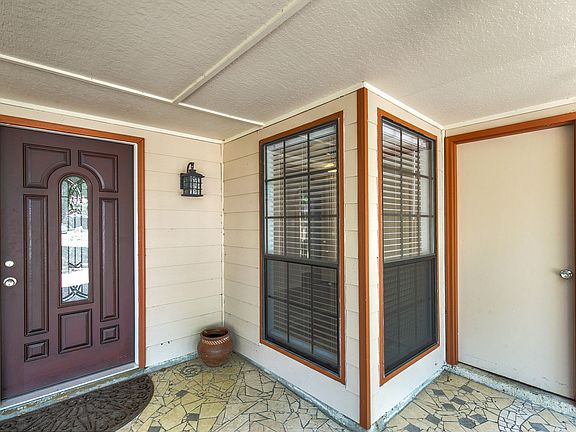 4th image of 6913 Sunnybank Dr