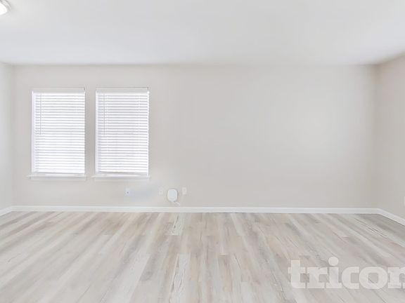 3rd image of 1702 Floyd Rd