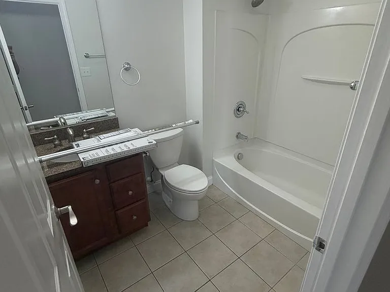 32 Vila LLC — Photo 9