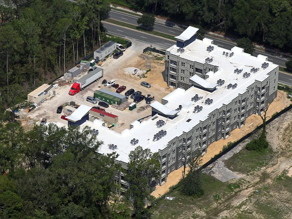 Building Photo 3