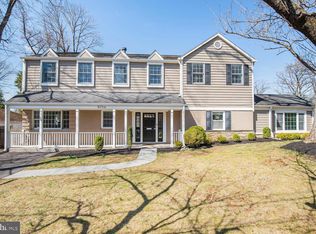 8206 Hampden Ln, Bethesda, MD 20817