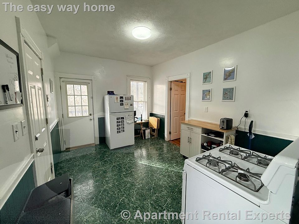 1st image of 42 Gibbens St #2A