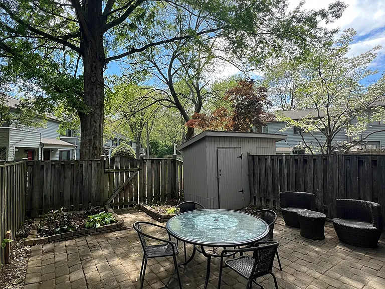1094 Cedar Ridge Ct — Photo 15