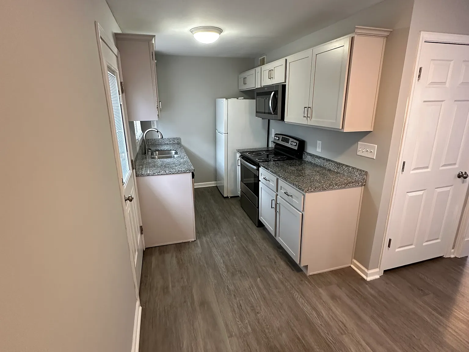 2 bed, 864 sqft, $1,400 — Photo 2