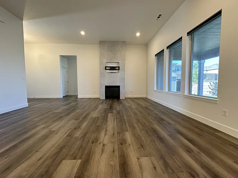 707 Athens Dr — Photo 7
