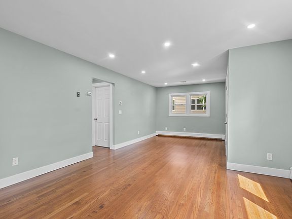 4th image of 615 Sketch Pl S Floor 2