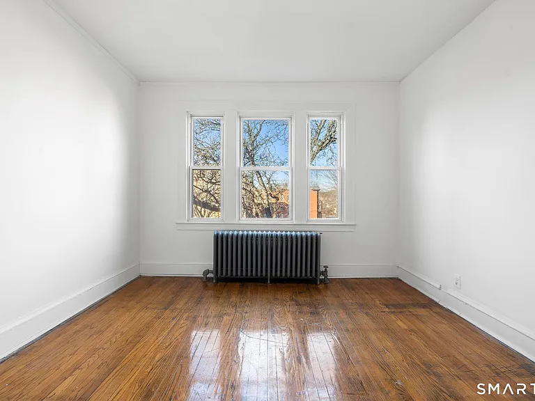 364 Woodland St — Photo 4