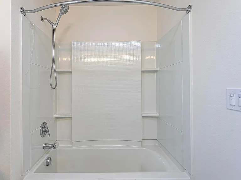Orchard Park Apartment — Photo 14