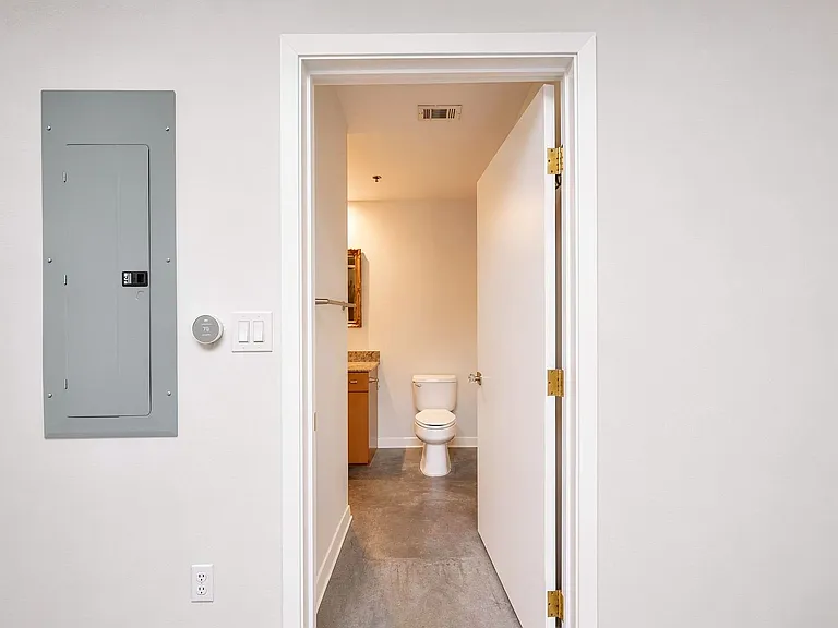 1001 Belleview St #103 — Photo 17