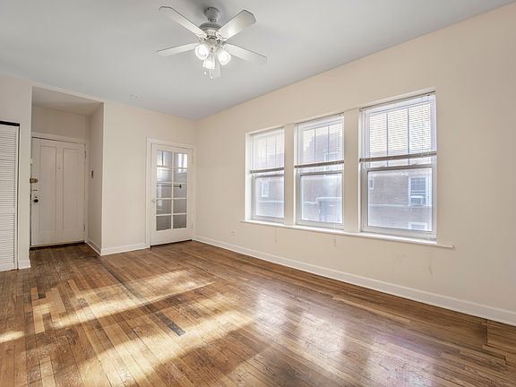 3rd image of 3521 N Broadway St APT 1E