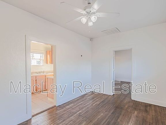 3rd image of 2032 W Adams St Unit 3