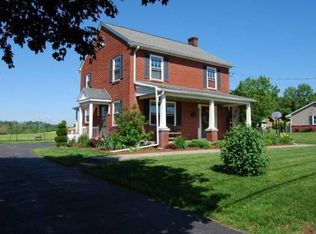 140 Clearview Rd, Ephrata, PA 17522