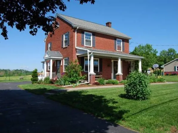 140 Clearview Rd, Ephrata, PA 17522