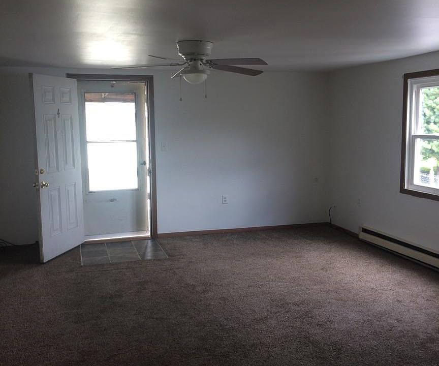 2nd image of 1312 Pleasant Valley Blvd APT 4