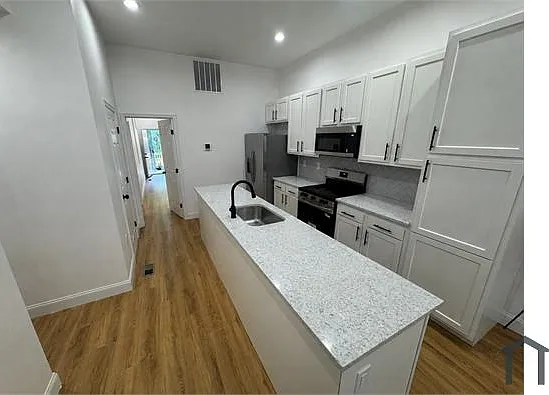 2 bed, 1758 sqft, $2,100 — Photo 3