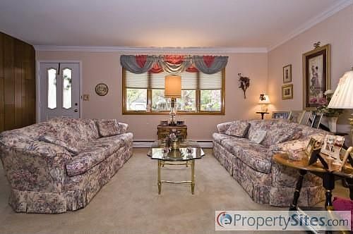 4th image of 14 Magenta Ln