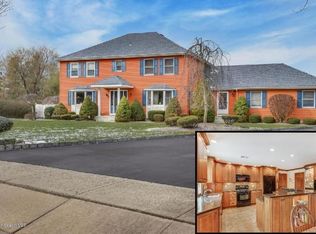 2306 Tapestry Ct, Toms River, NJ 08755