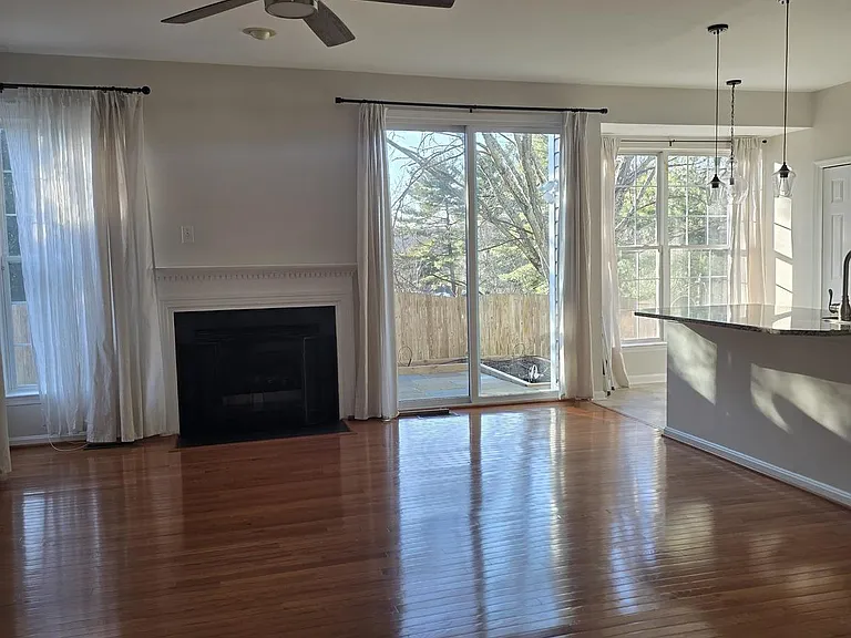 20323 Swallow Point Rd — Photo 3