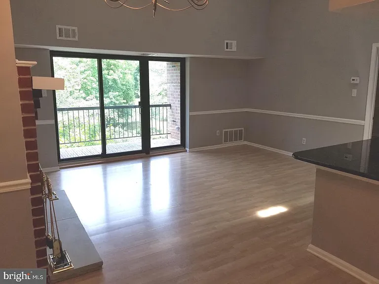 932 Washington Pl #32 — Photo 7