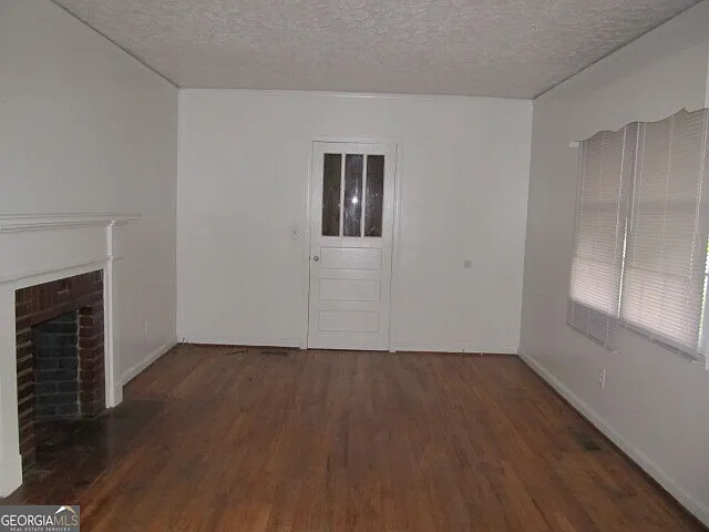 2 bed, 1.0 bath, 996 sqft, $1,250 — Photo 3