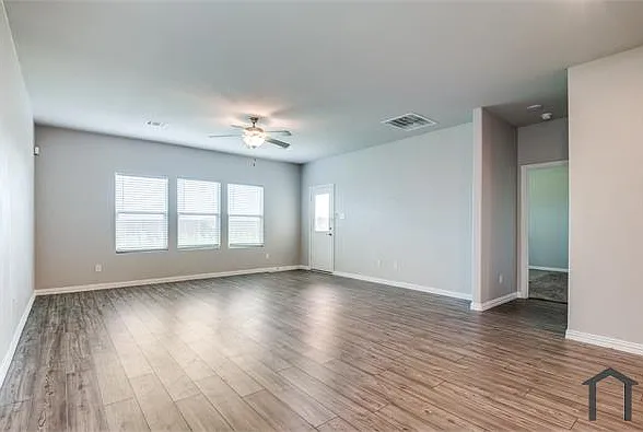 5219 Amistad Ave — Photo 13