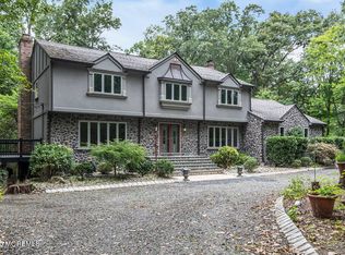 85 Iron Ore Rd, Manalapan, NJ 07726