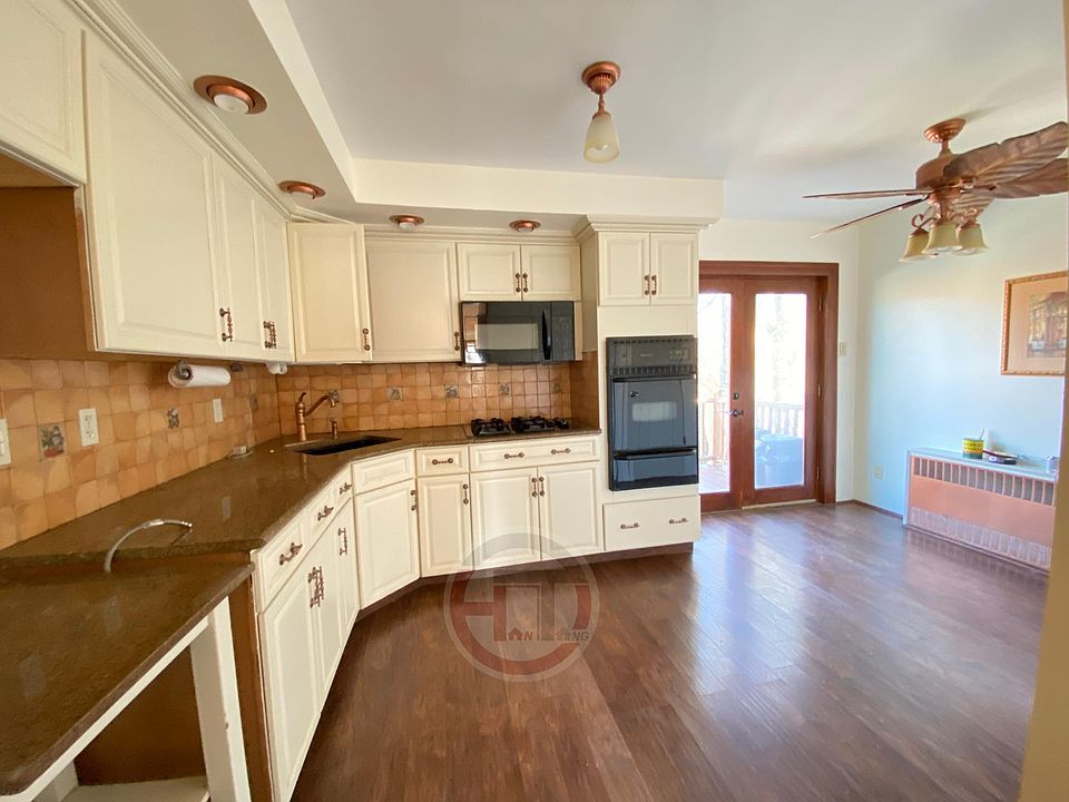 1st image of 832 Hollywood Ave Floor 2