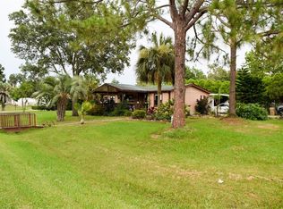 31526 Alane Ct, Tavares, FL 32778