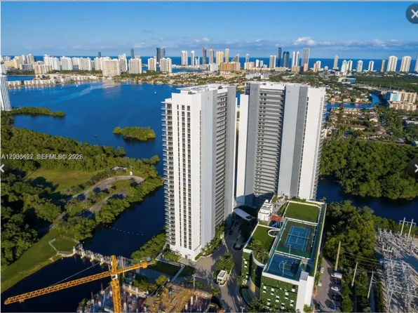 16385 Biscayne Blvd, North Miami Beach, FL