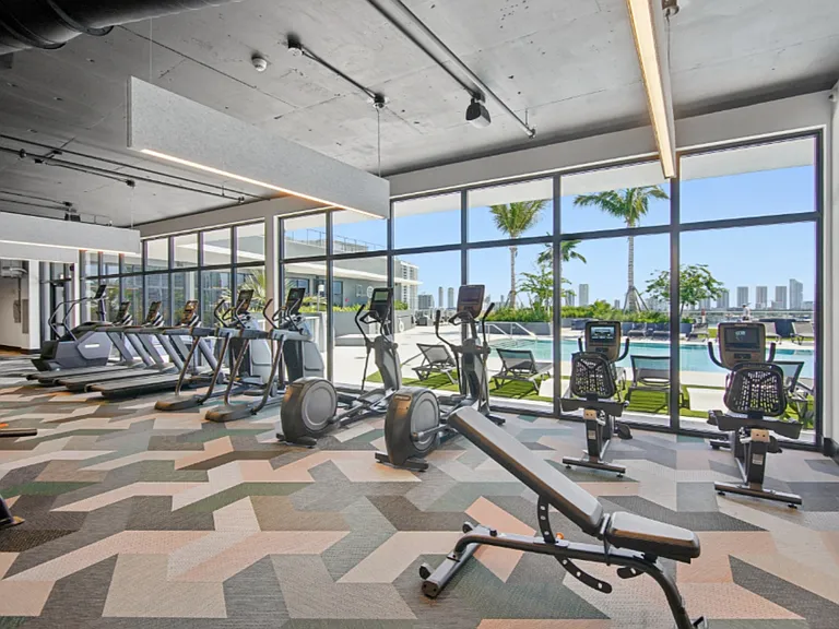 Aura North Miami Beach — Photo 28