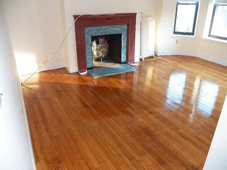 683 Washington St #5 — Photo 12