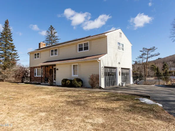 268 Devonshire Dr, Cheshire, MA 01225