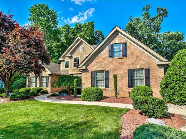 1634 Fieldstone St, Allentown, PA 18106