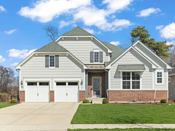 51 Somerset Cir, Wheaton, IL 60189