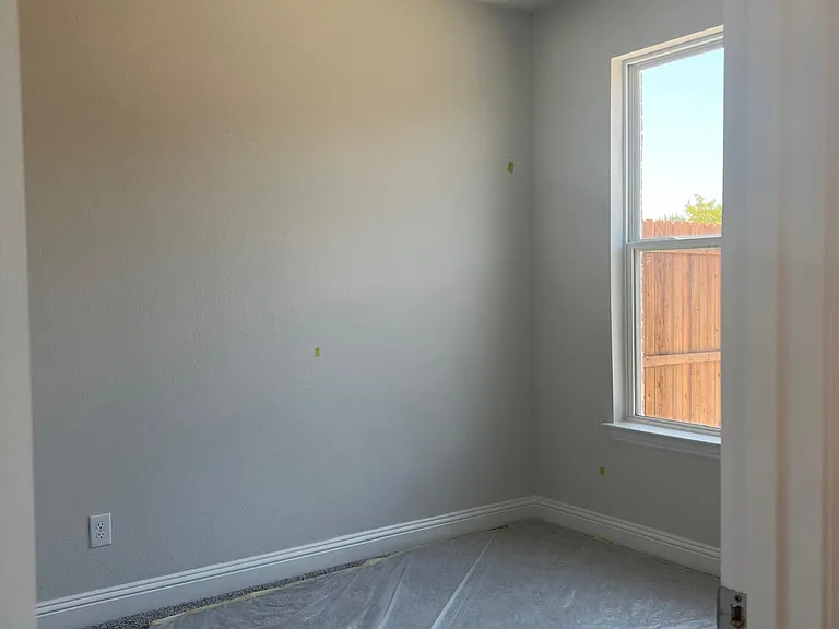 588 Hutchinson Ln — Photo 6