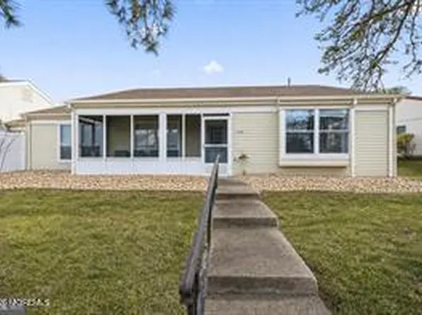 823b Liverpool Circle, Manchester, NJ 08759