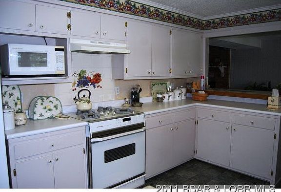 2nd image of 124 Hilltop Ln