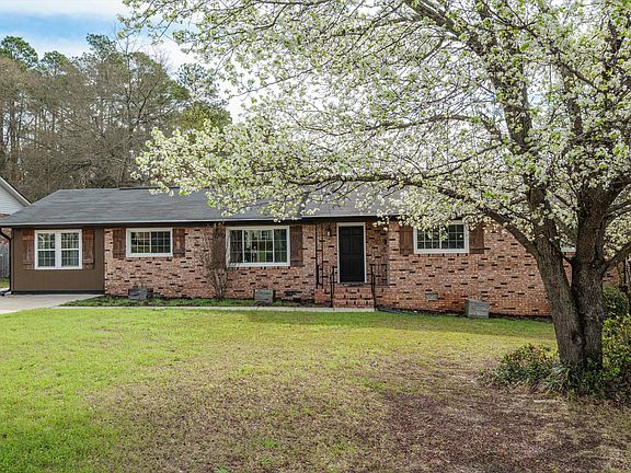 2nd image of 3414 Sutton Place