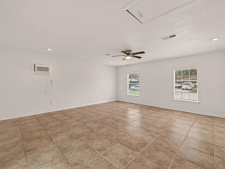 6311 Tall Willow Dr — Photo 10