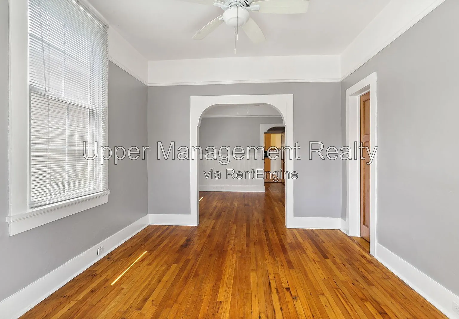 3 bed, 2.0 bath, 1368 sqft, $2,400 — Photo 2
