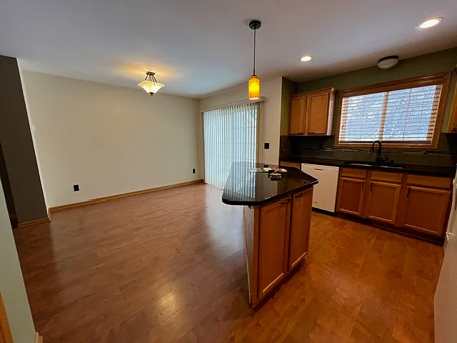 Building Photo - 15080 Dunwood Trl #32