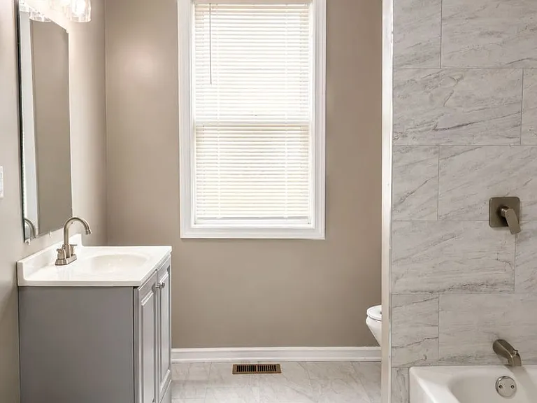 437 Vernon Ave — Photo 3