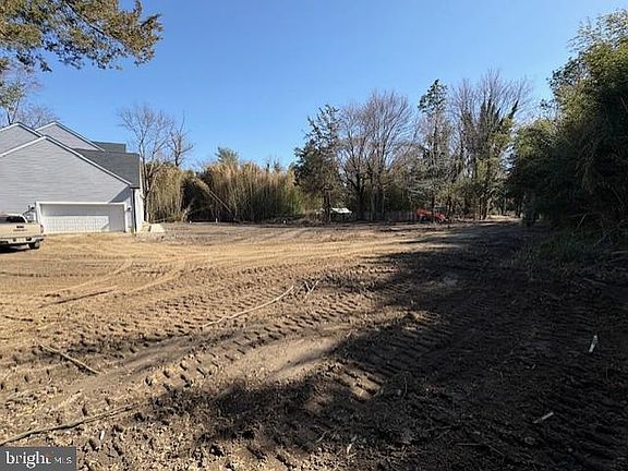 3rd image of 141 Taylor Rd